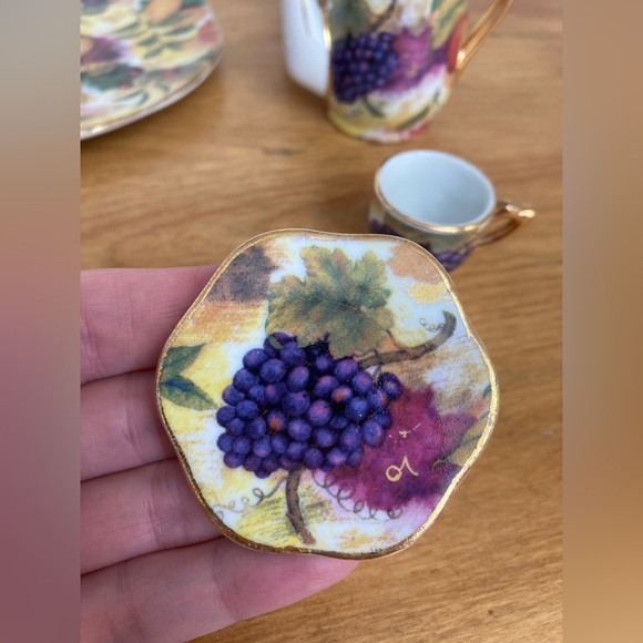 Tea Set - Picture 4 of 16